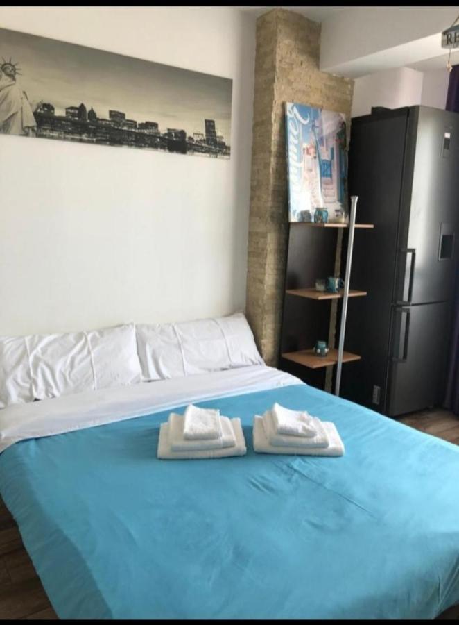 Studio Karina Constanta Luaran gambar